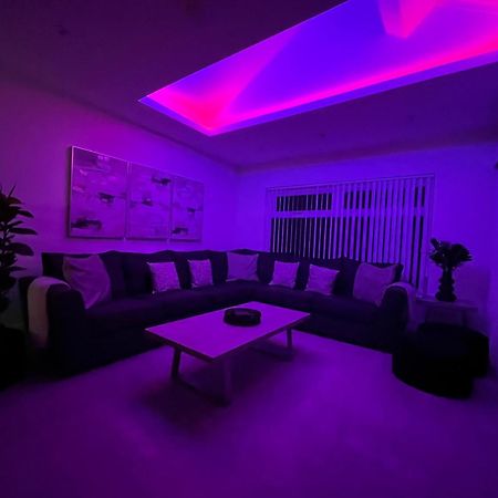 Luxury Property With Hot Tub And Sea Views Oystermouth المظهر الخارجي الصورة