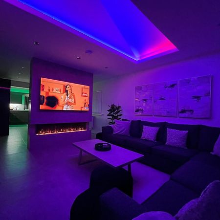 Luxury Property With Hot Tub And Sea Views Oystermouth المظهر الخارجي الصورة