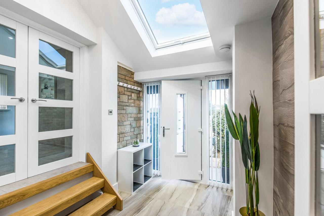 Luxury Property With Hot Tub And Sea Views Oystermouth المظهر الخارجي الصورة