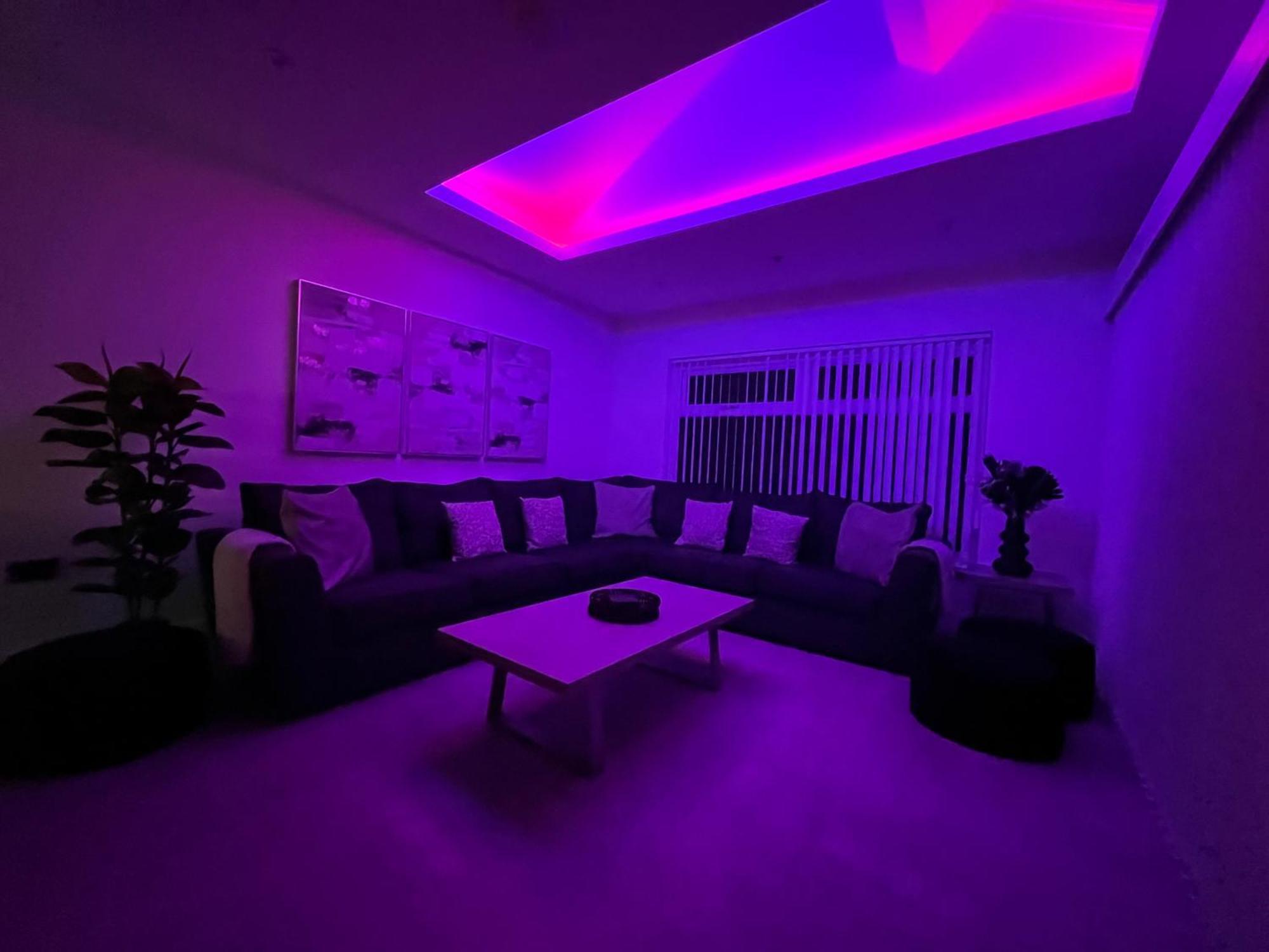 Luxury Property With Hot Tub And Sea Views Oystermouth المظهر الخارجي الصورة