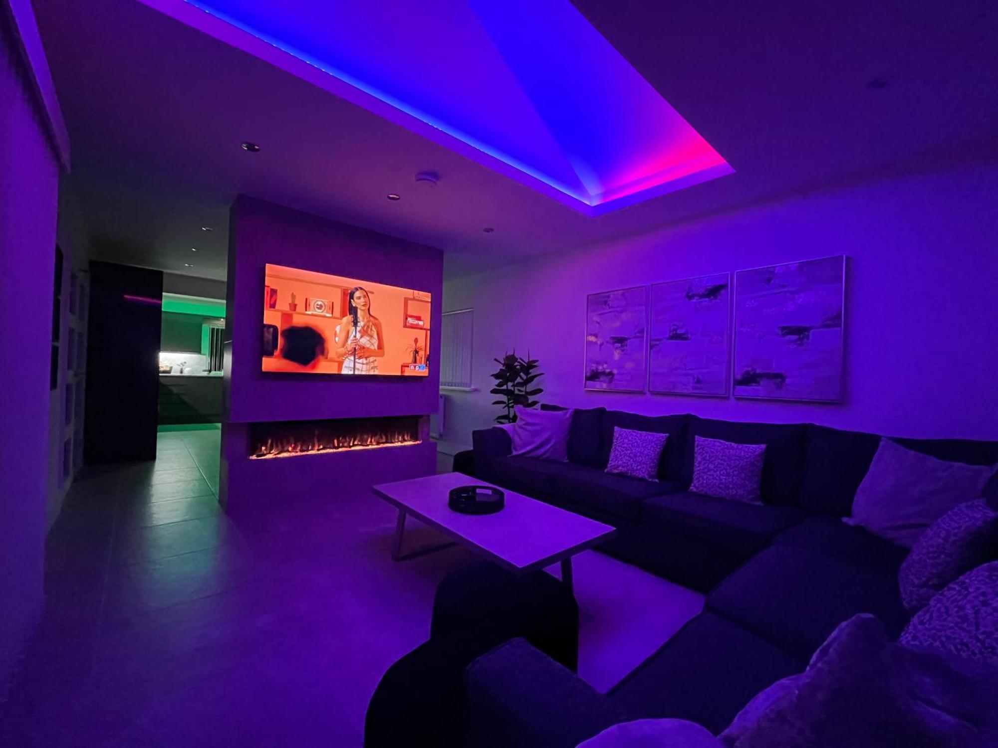 Luxury Property With Hot Tub And Sea Views Oystermouth المظهر الخارجي الصورة